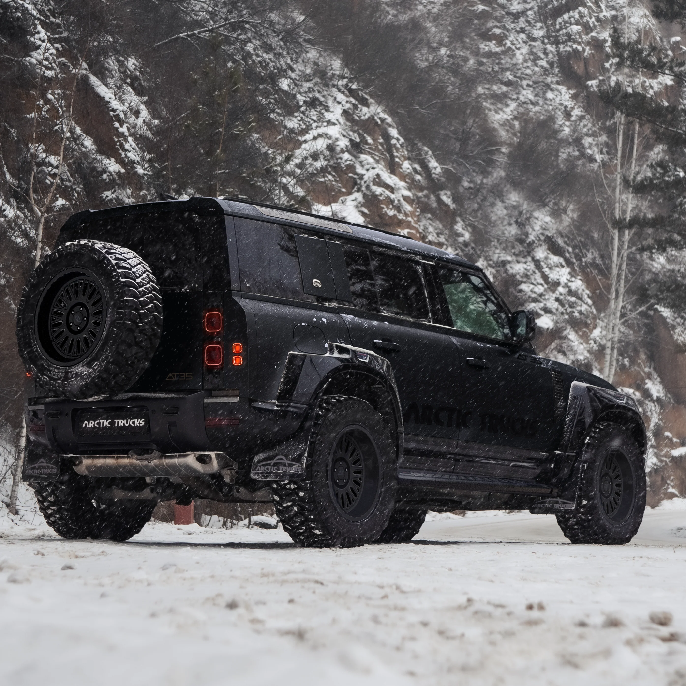 Land Rover Defender AT35 Conversion - Image 3
